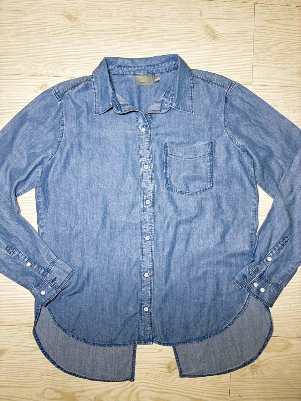 Athleta Bootjack Chambray Long Sleeve Button Up Shirt Size Small
